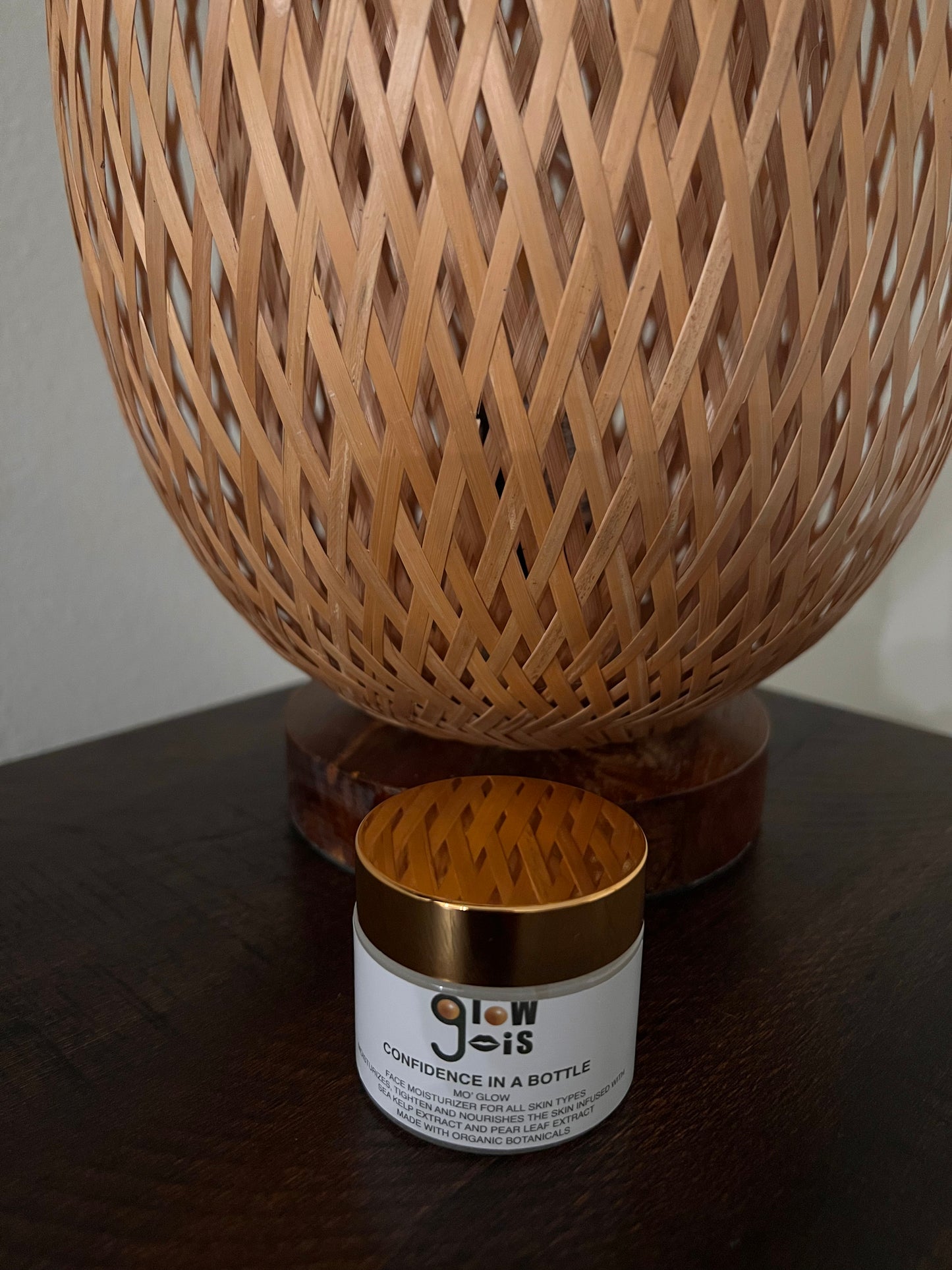 Mo Glow cream face moisturizer