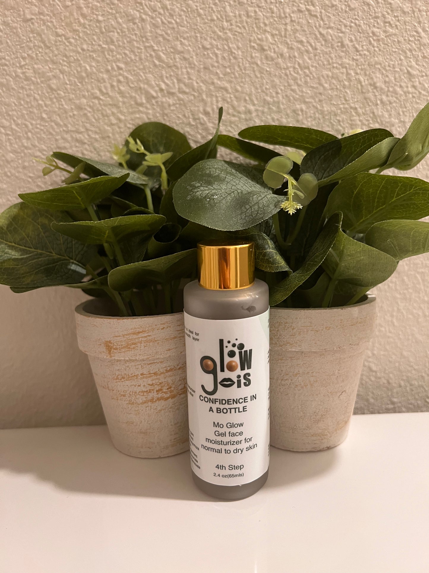 “Mo Glow’ gel based face moisturizer for all skin types